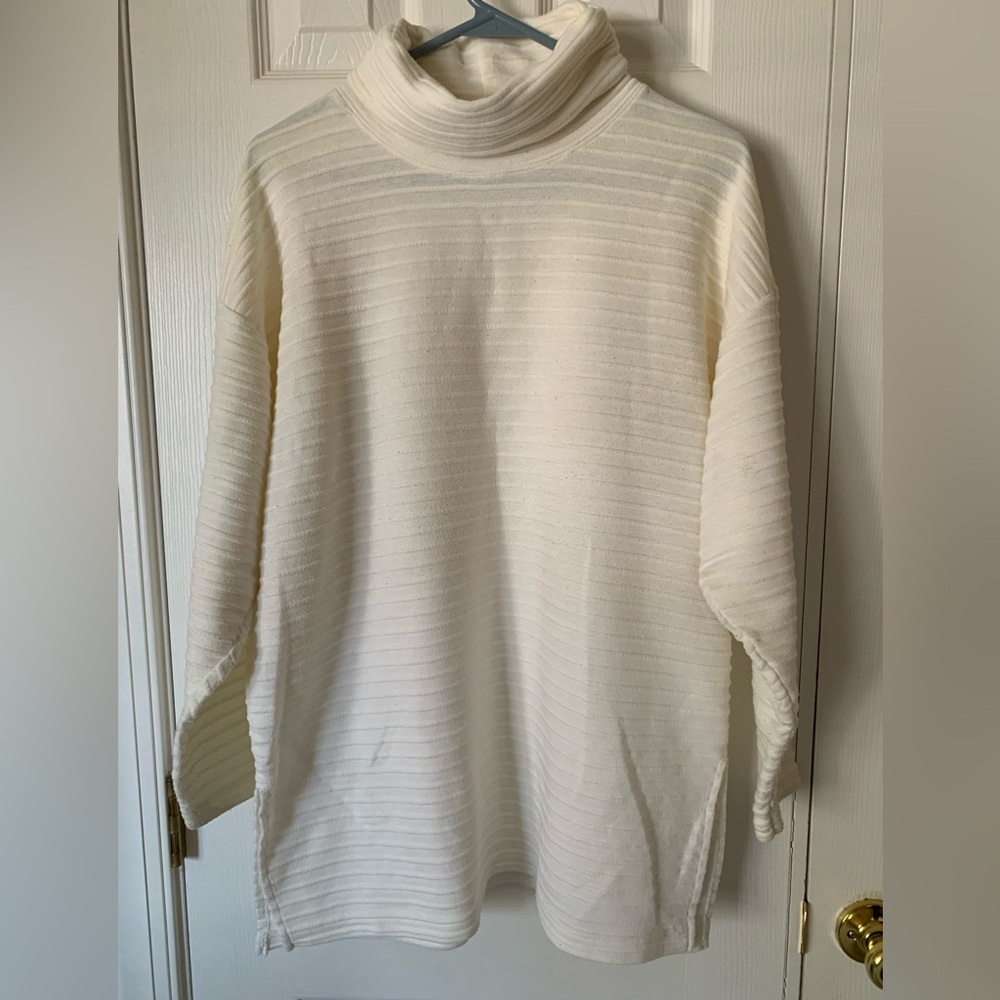 Vintage Style New York Turtleneck Women's Medium Cream Ribbed Top Side Slits